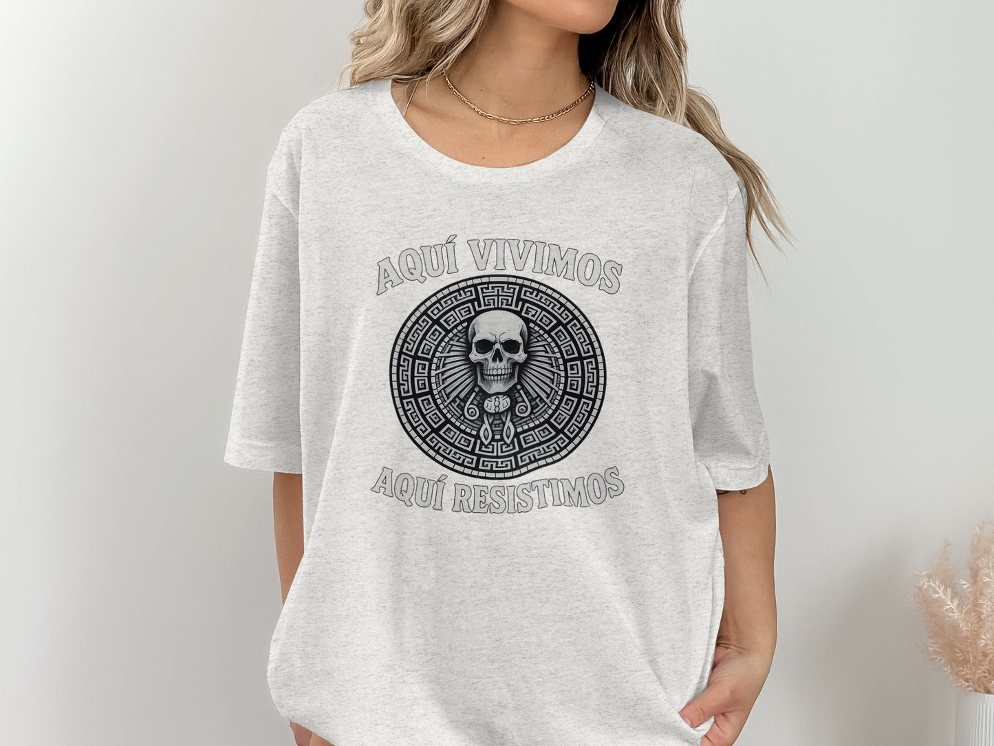 Aquí Vivimos Aquí Resistimos Graphic T-shirt product