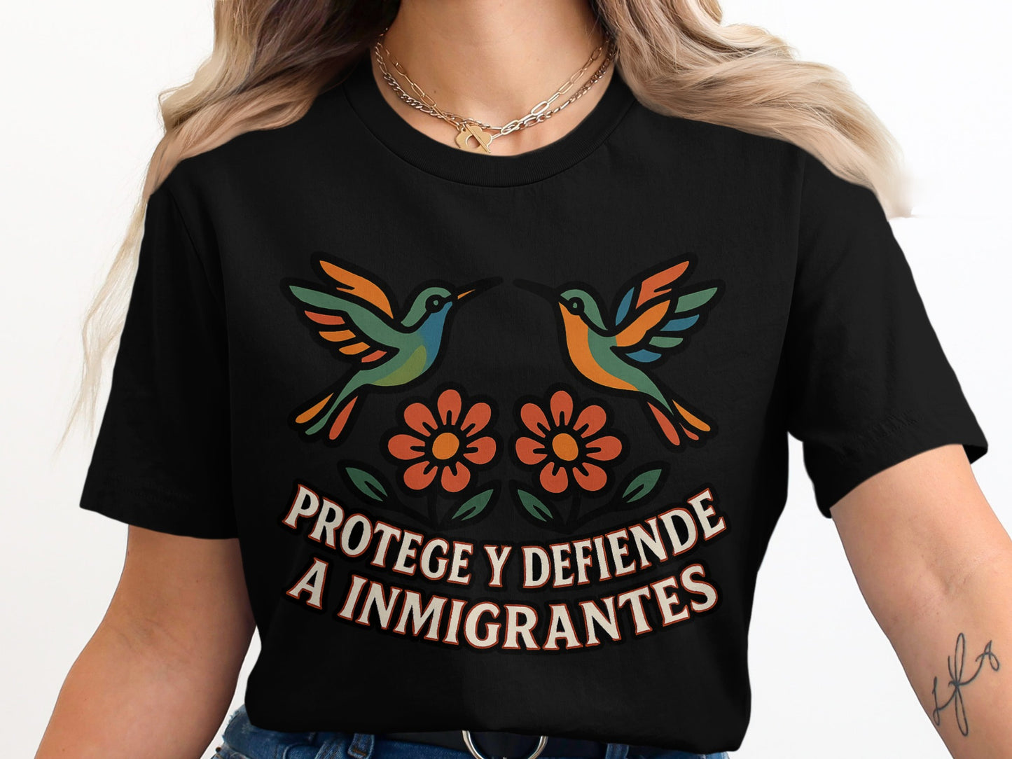 Protege Y Defiende A Immigrantes T-shirt product
