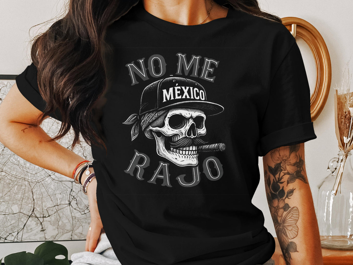 No Me Rajo Skull and Hat Graphic T-shirt product