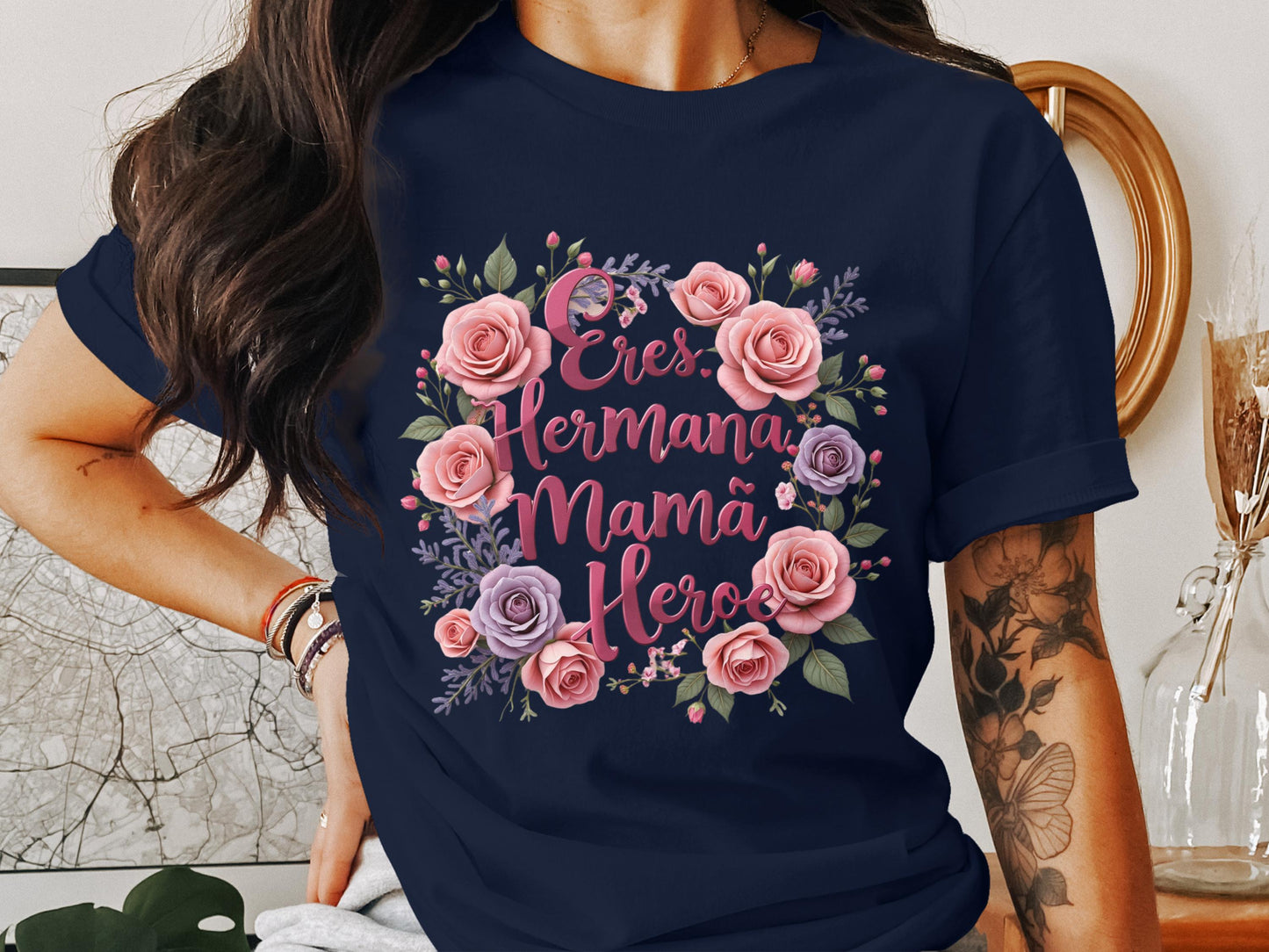Eres Hermana Mamá Héroe Floral Graphic T-shirt product