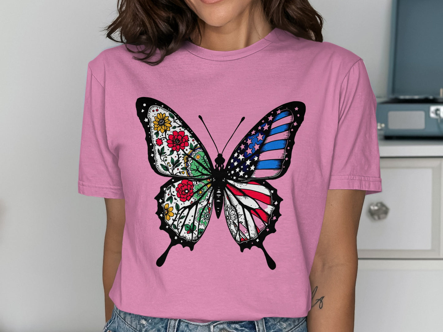 Vibrant Butterfly Graphic Women's Casual T-Shirt Product
