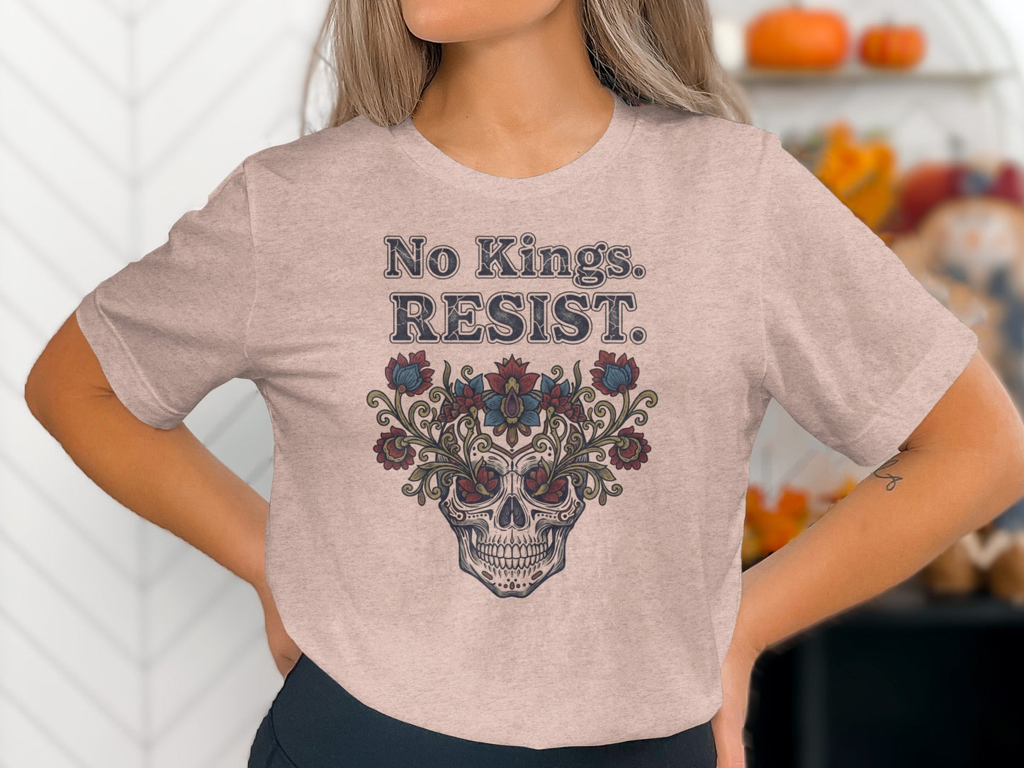 No Kings Resist Graphic Skull Print Lady T-shirt product