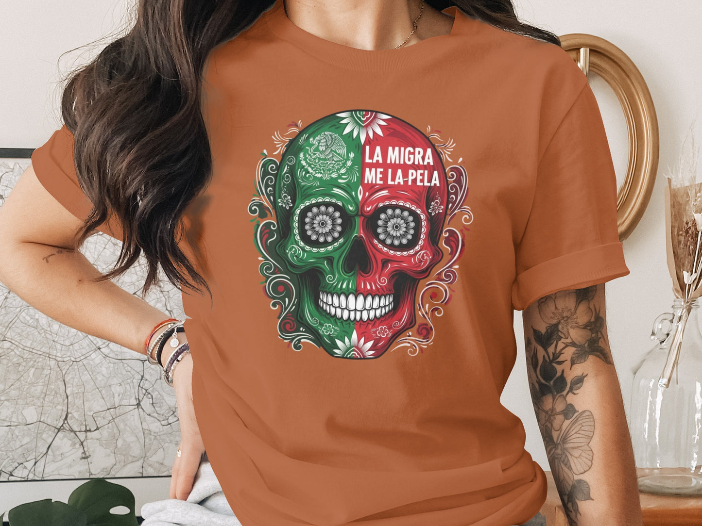 La Migra Me La Pela Skull Design Unisex T-Shirt Product