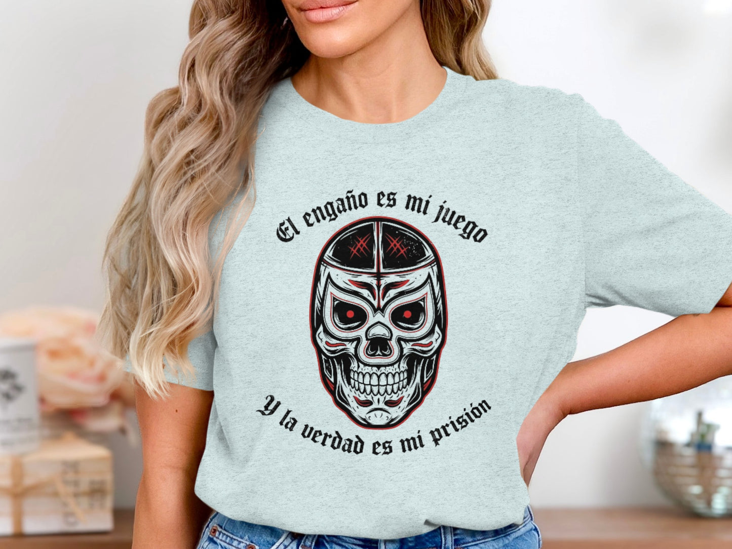 El engaño es mi juego skeleton graphic shirt product
