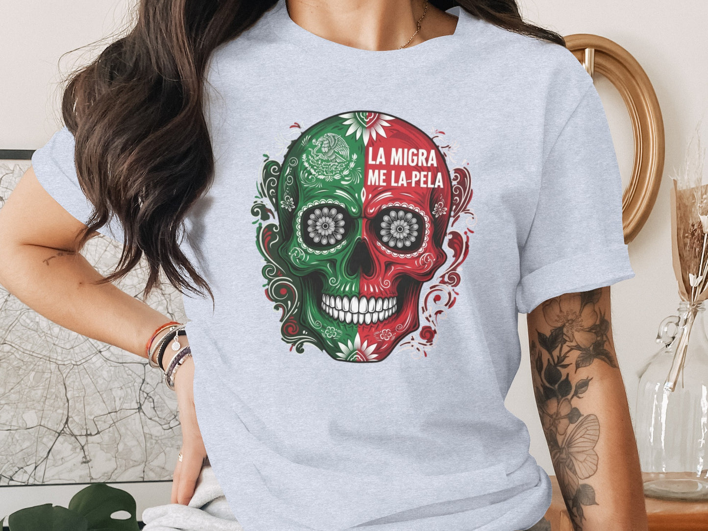 La Migra Me La Pela Skull Graphic T-Shirt product type