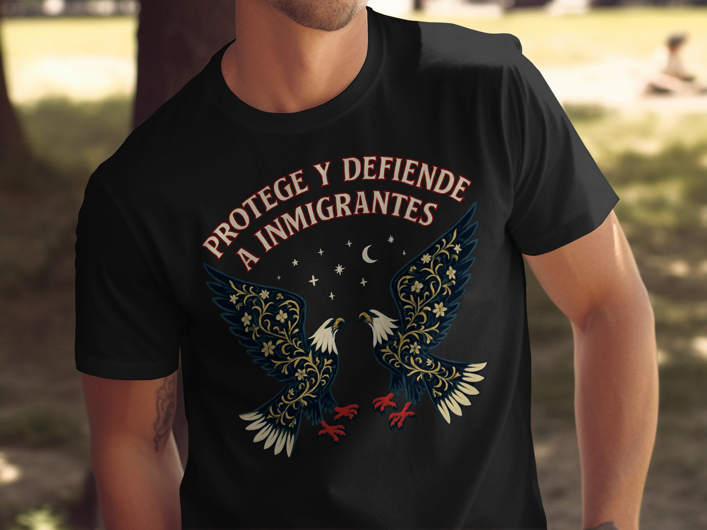 Protege y Defiende a Inmigrantes Graphic T-Shirt product