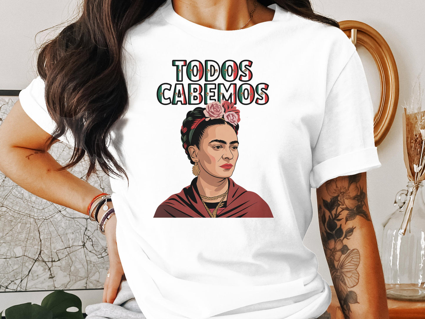 Todos Cabemos graphic T-shirt product type