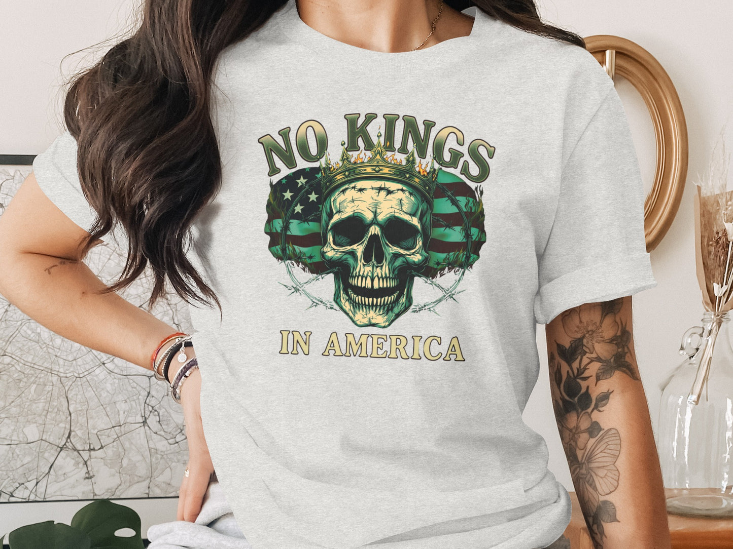 No Kings in America Skull Design Tshirt