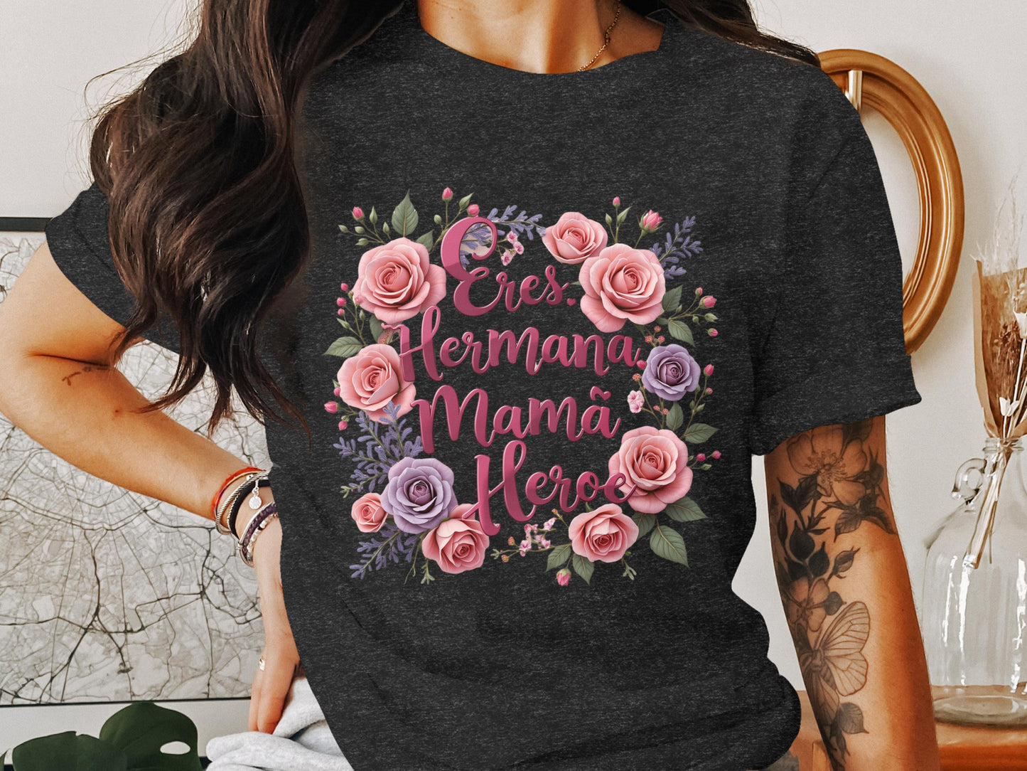 Eres Hermana Mamá Heroe Floral Print Graphic T-Shirt product type