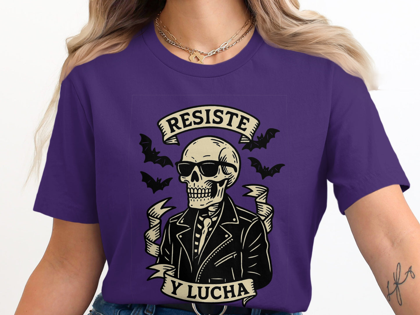 Resiste Y Lucha Skull Graphic Printed T-shirt product type