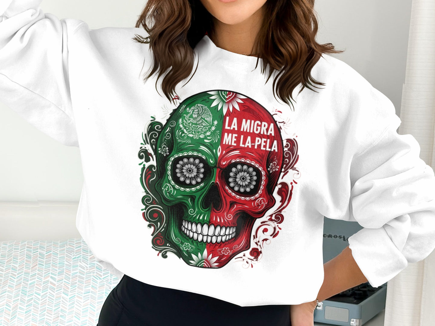 La Migra Me La Pela Skull Design Sweatshirt product