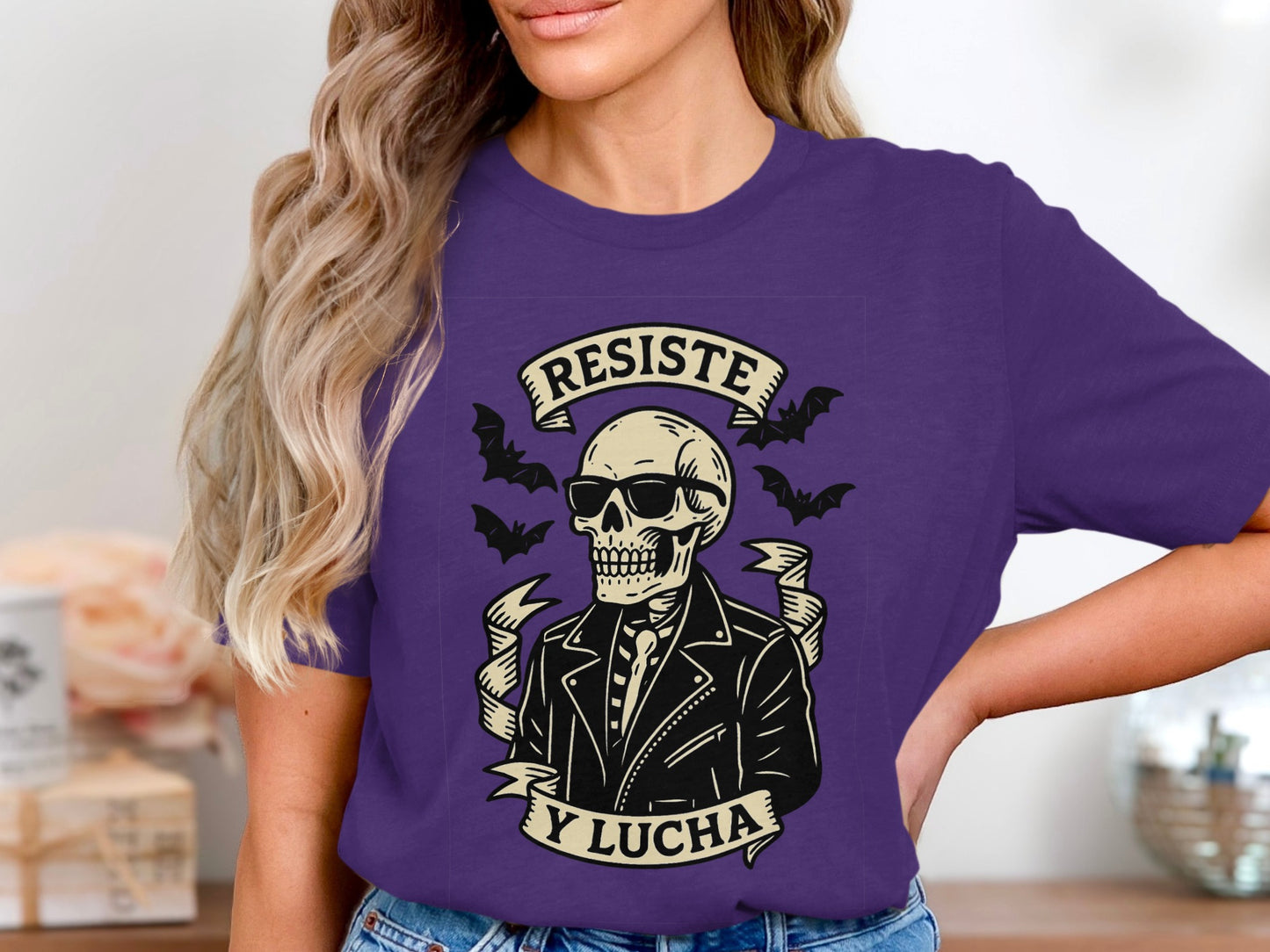 Resiste y Lucha Skull Graphic Unisex T-shirt Product