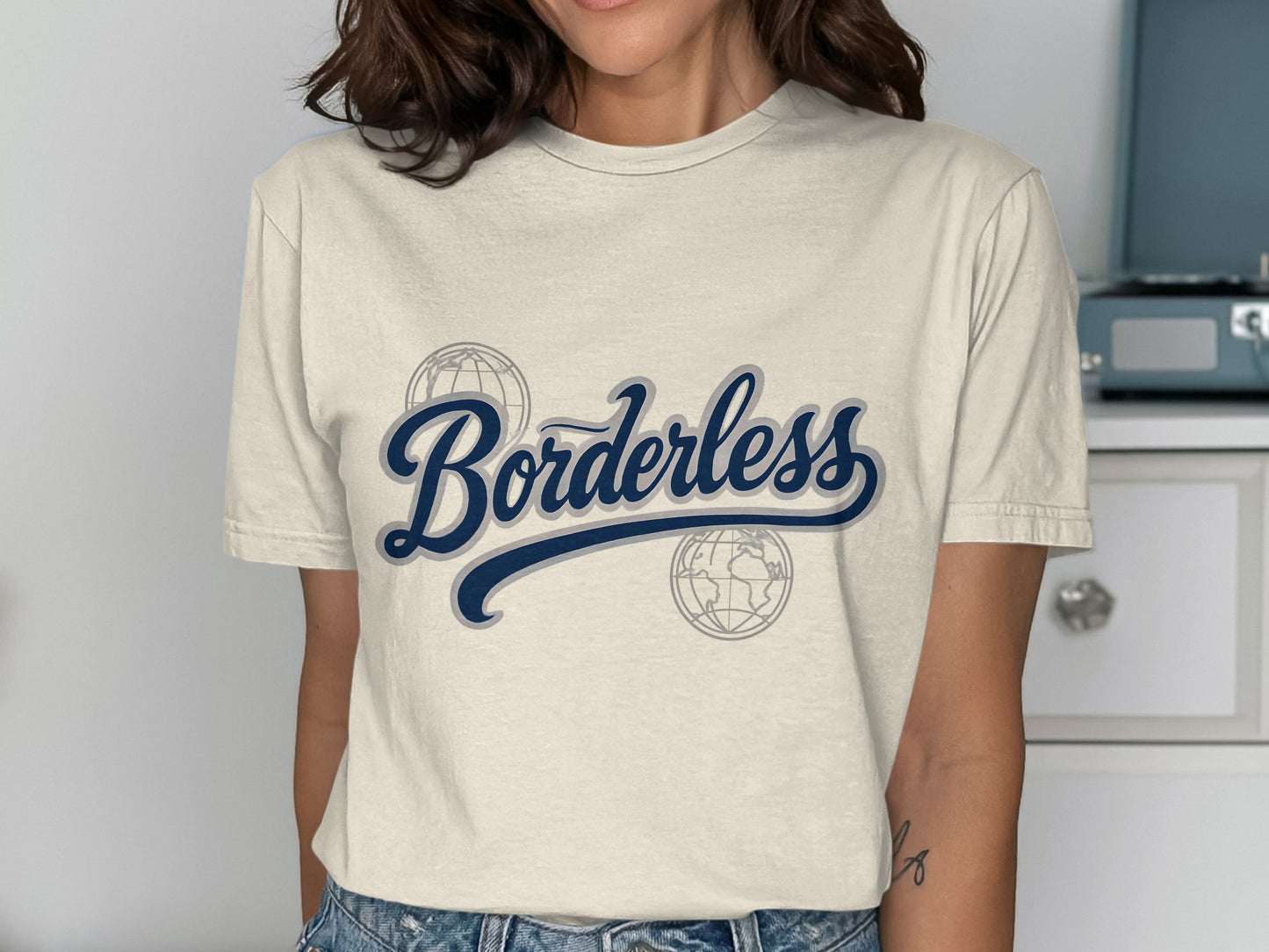 Trendy Borderless Graphic Tee Casual Wear Product