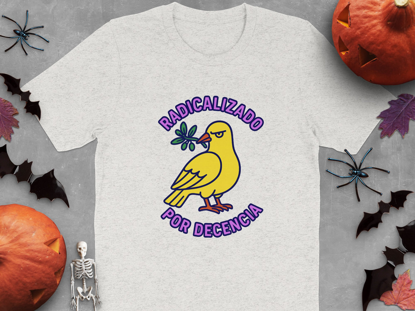 Radicalizado Por Decencia Graphic T-shirt product