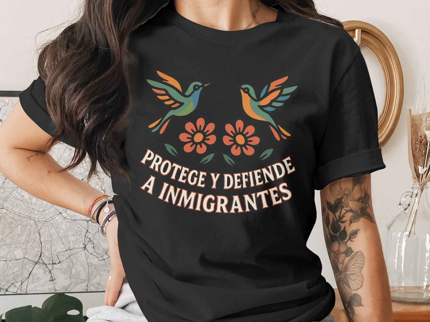 Protege y Defiende A Immigrantes Statement Shirt product