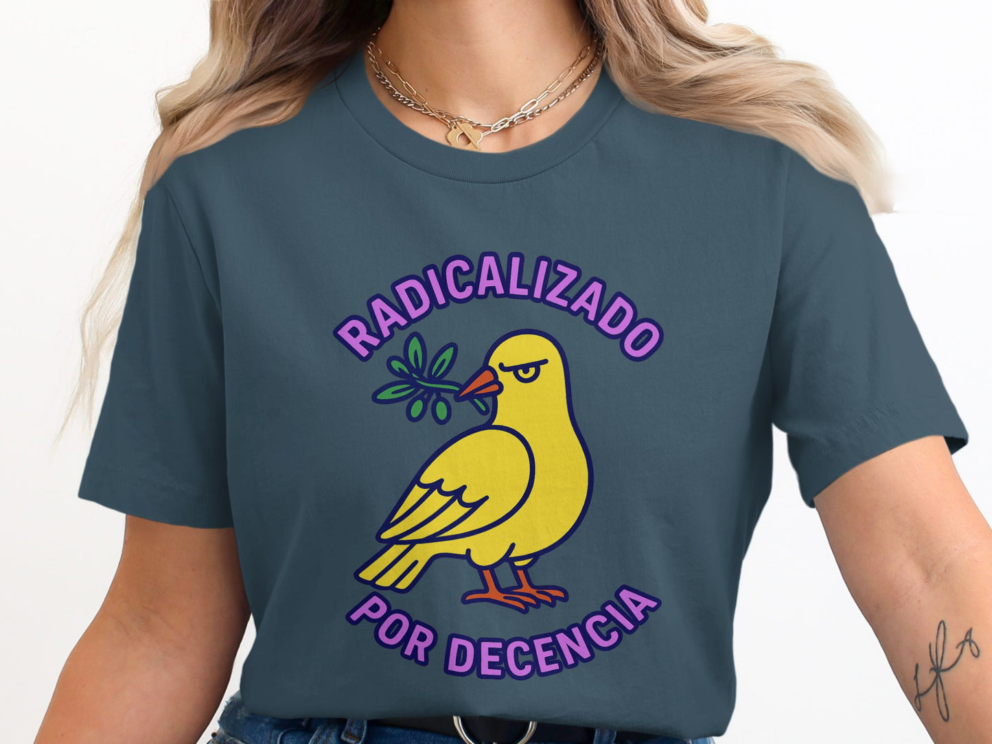 Radicalizado Por Decencia Graphic T-shirt product
