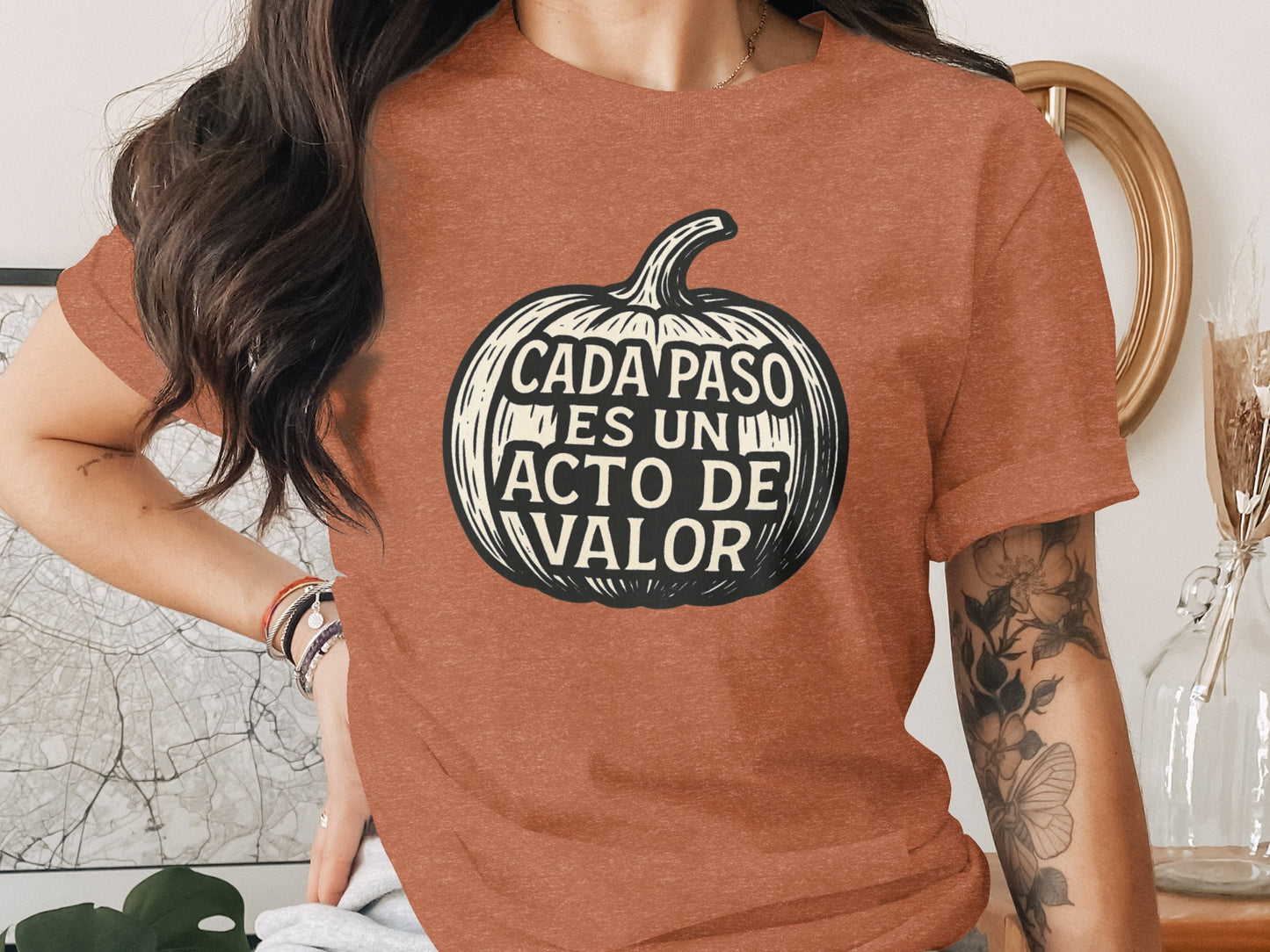 Cada Paso Es Un Acto De Valor Graphic T-shirt product