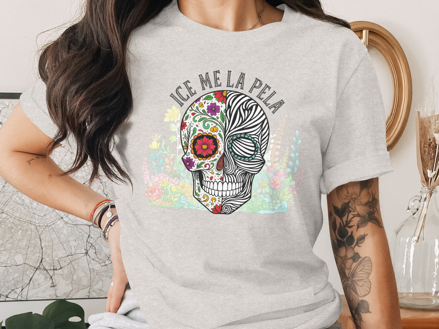 Ice Me La Pela Skull Floral Graphic Tee product
