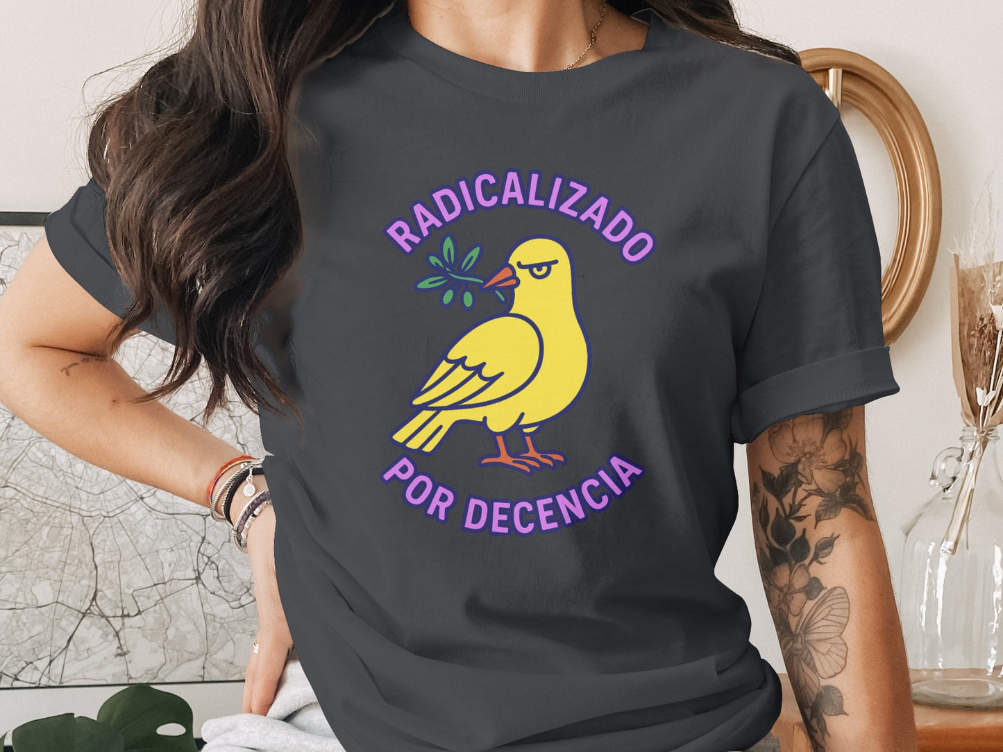 Radicalizado Por Decencia Bird Graphic Tee product
