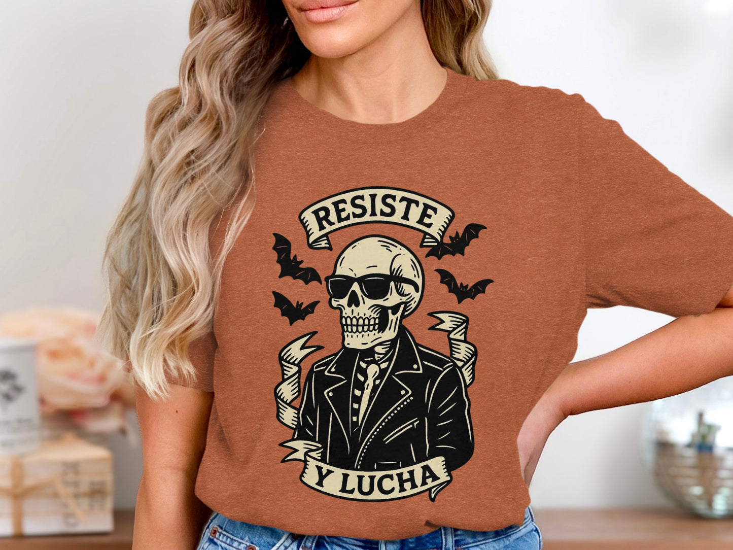 Resiste y Lucha Skull Graphic Design T-shirt product
