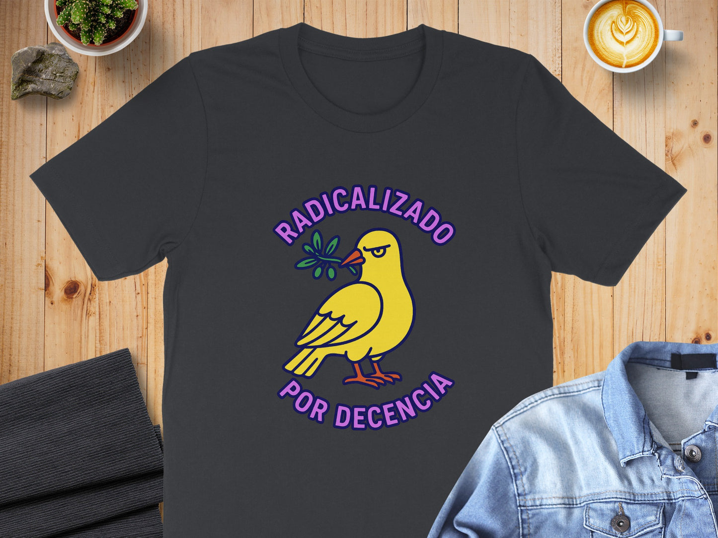 Radicalizado Por Decencia Bird Print T-shirt product