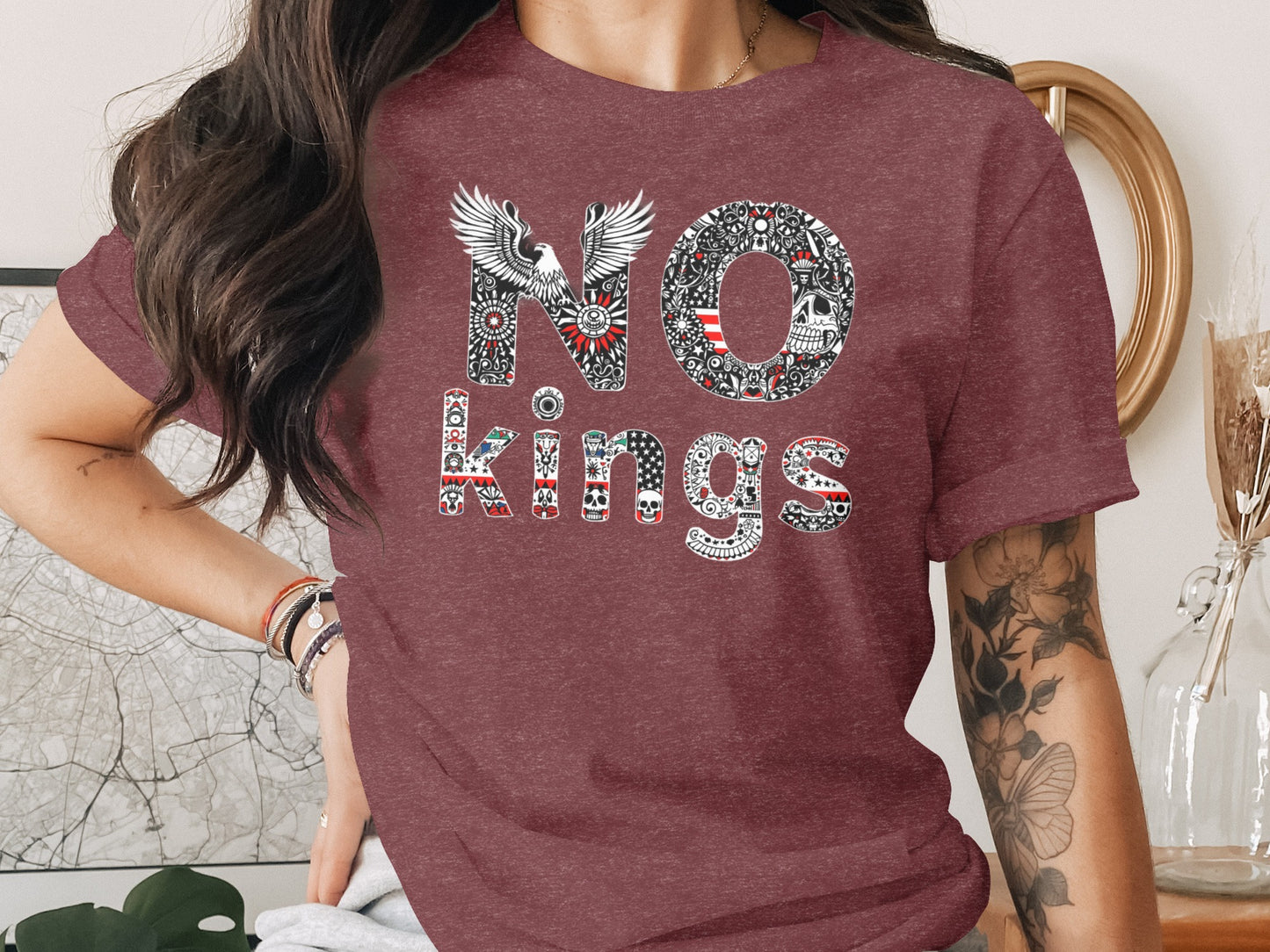 NO Kings Graphic Statement T-shirt product
