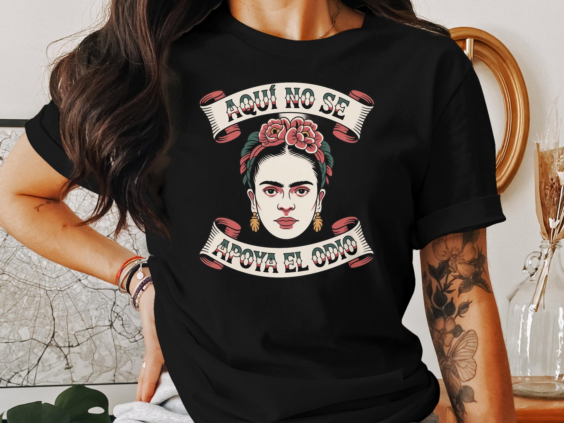 Aqui No Se Apoya El Odio Graphic T-shirt product