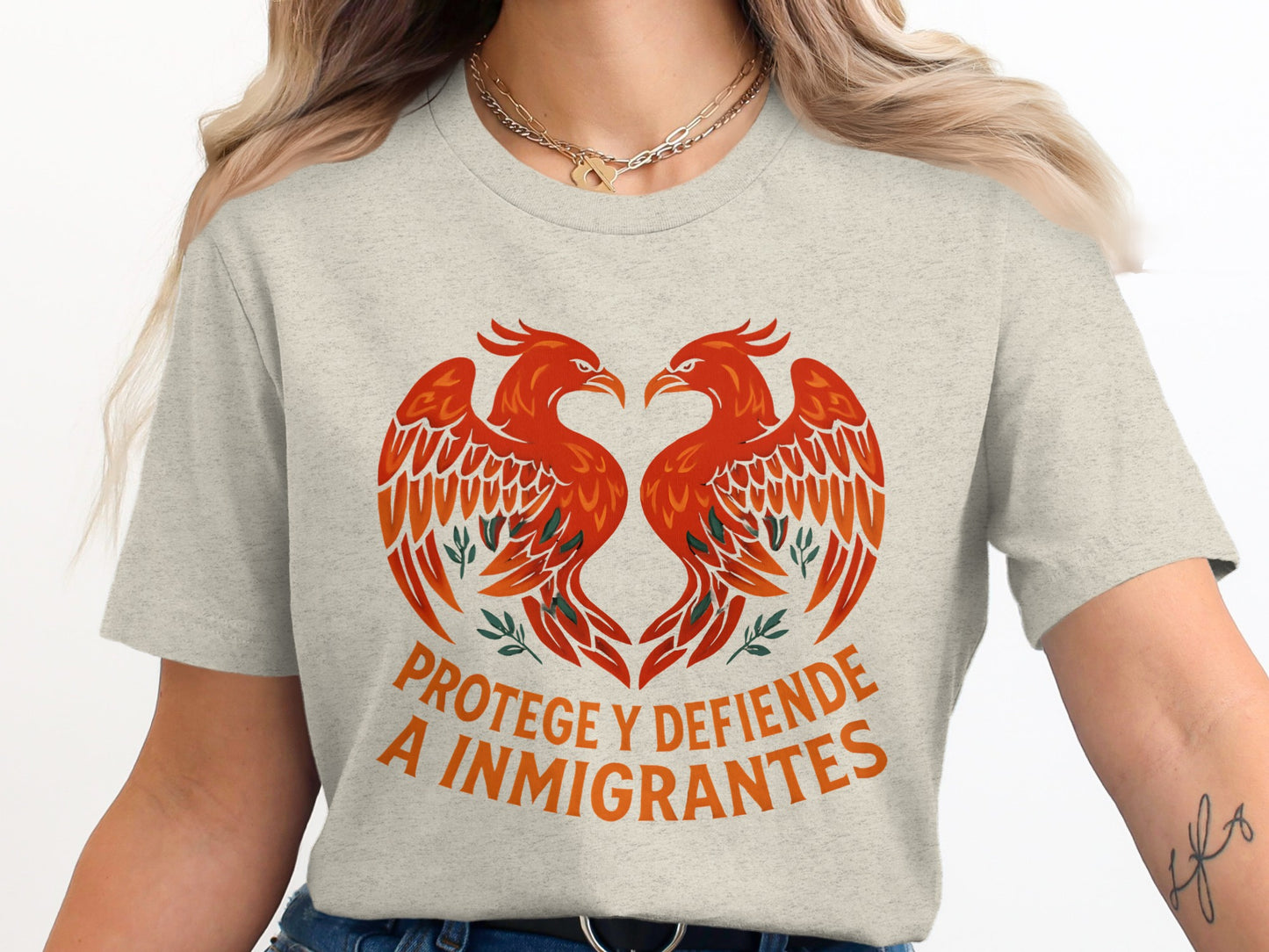 Protege Y Defiende A Inmigrantes T-Shirt product type