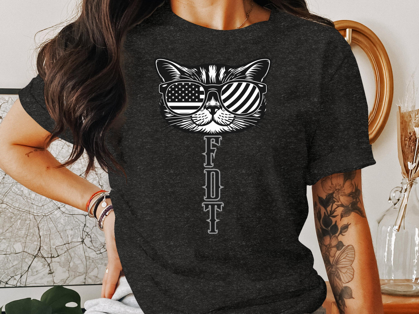 Patriotic Cat With Sunglasses Graphic T-Shirt product type