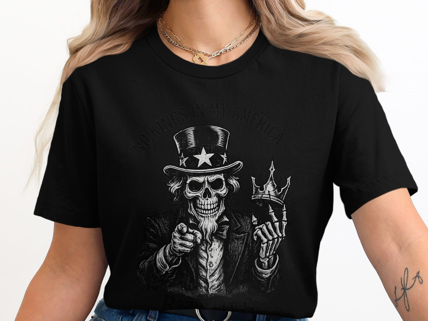 No Kings In My America Skull Graphic Tee product type