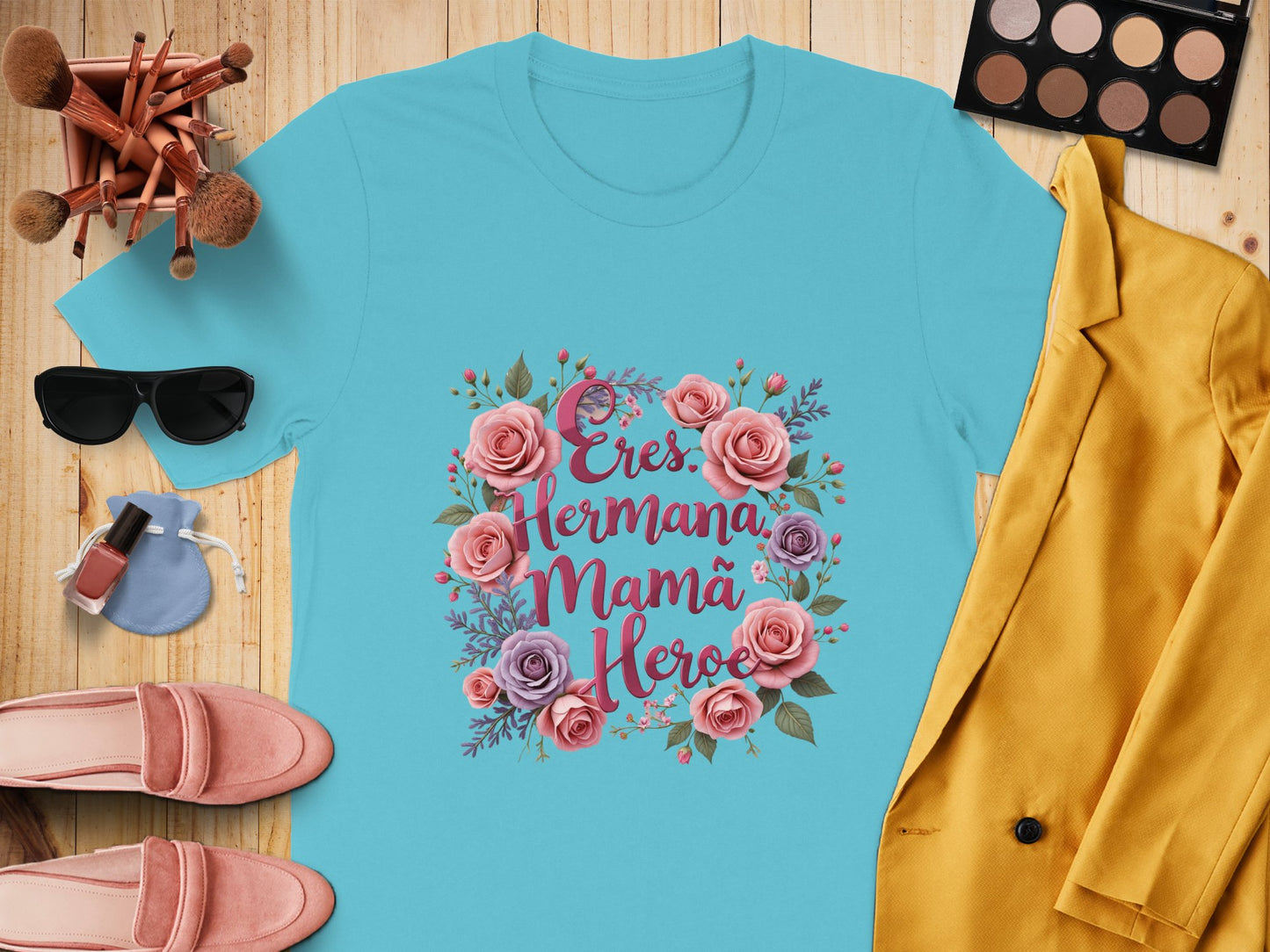 Eres Hermana Mamá Heroe Floral Artsy T-Shirt product