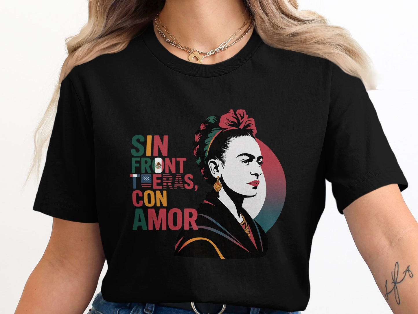 Sin Fronteras Con Amor Graphic T-Shirt product