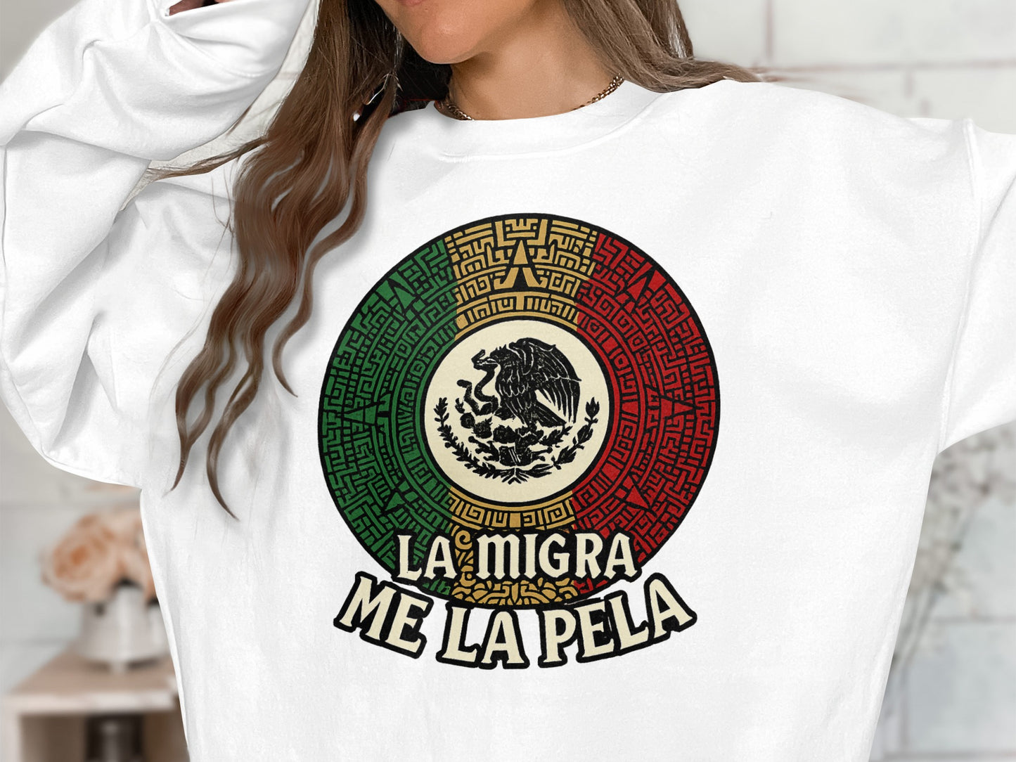 Stylish La Migra Me La Pela Graphic Sweatshirt product