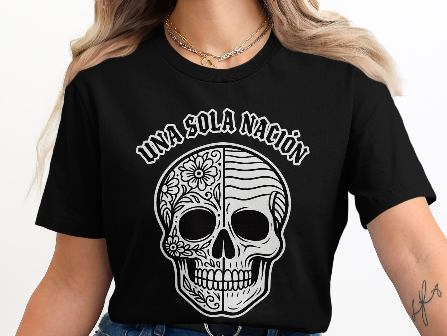 Una Sola Nación Skull Design T-Shirt product type