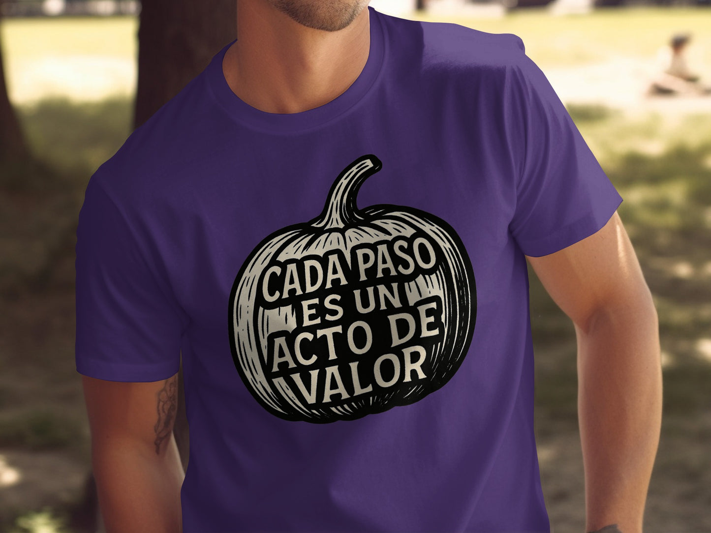 Cada Paso Es Un Acto De Valor Graphic T-shirt product type