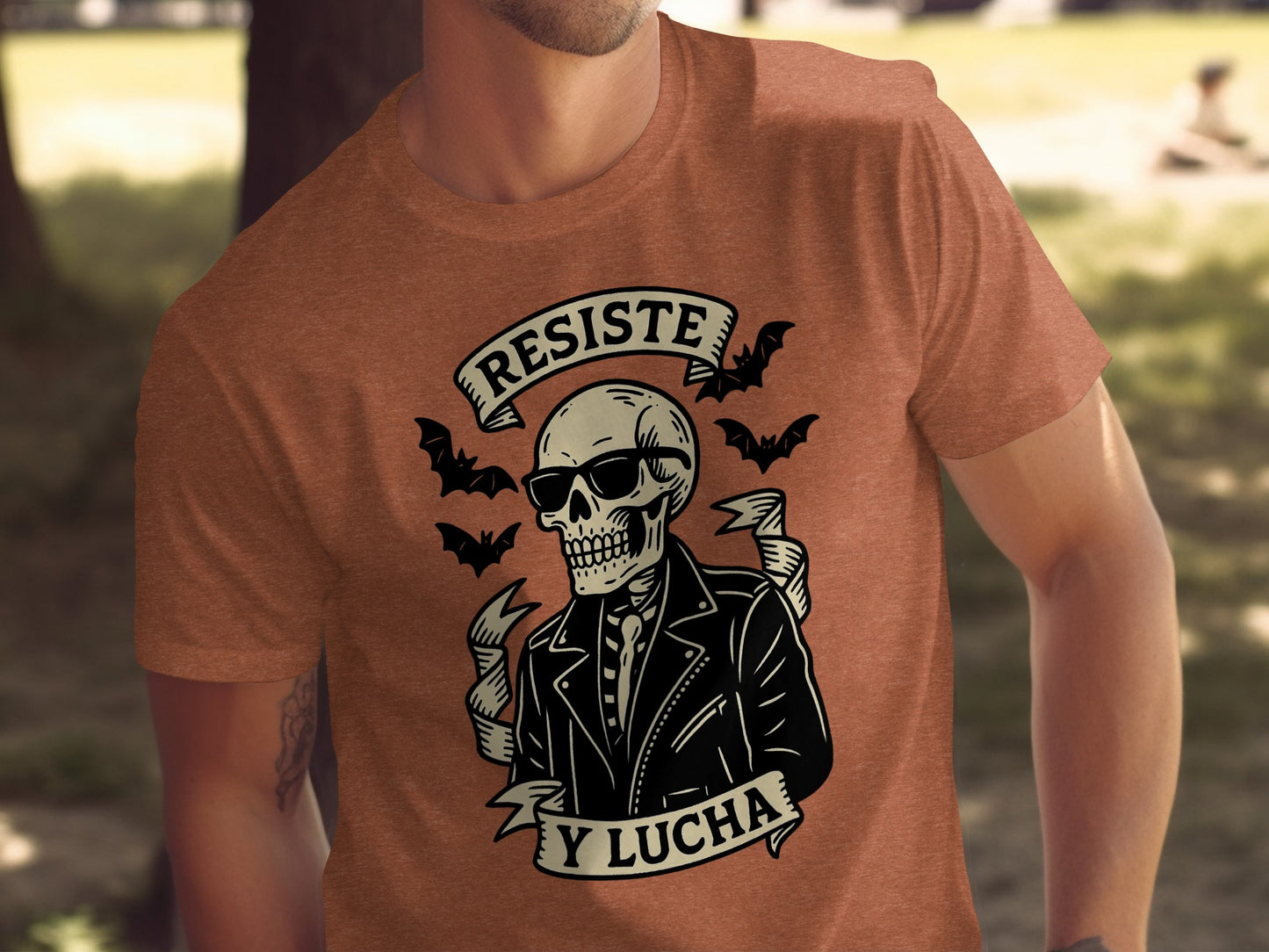Resiste y Lucha Skeleton Graphic T-Shirt product