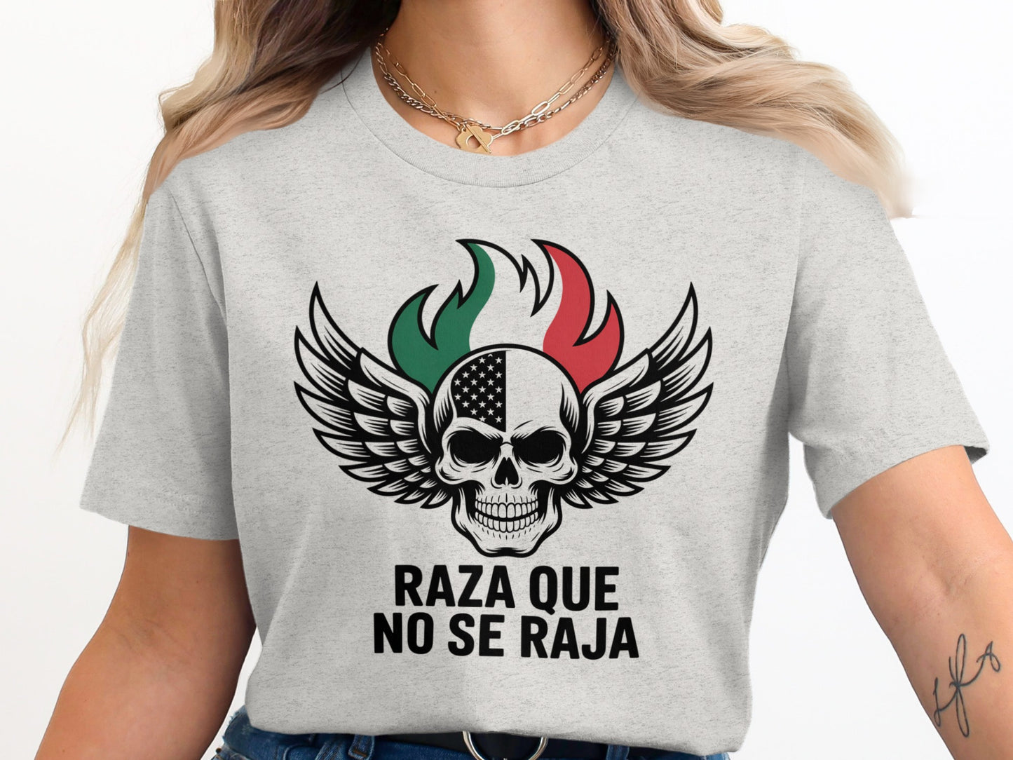 Raza Que No Se Raja Skull Design Graphic T-shirt product type