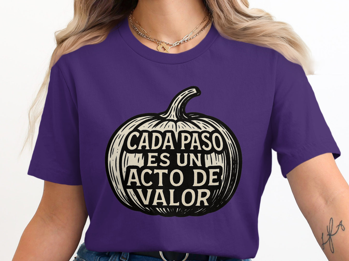 Cada Paso Es Un Acto De Valor Graphic Shirt product type