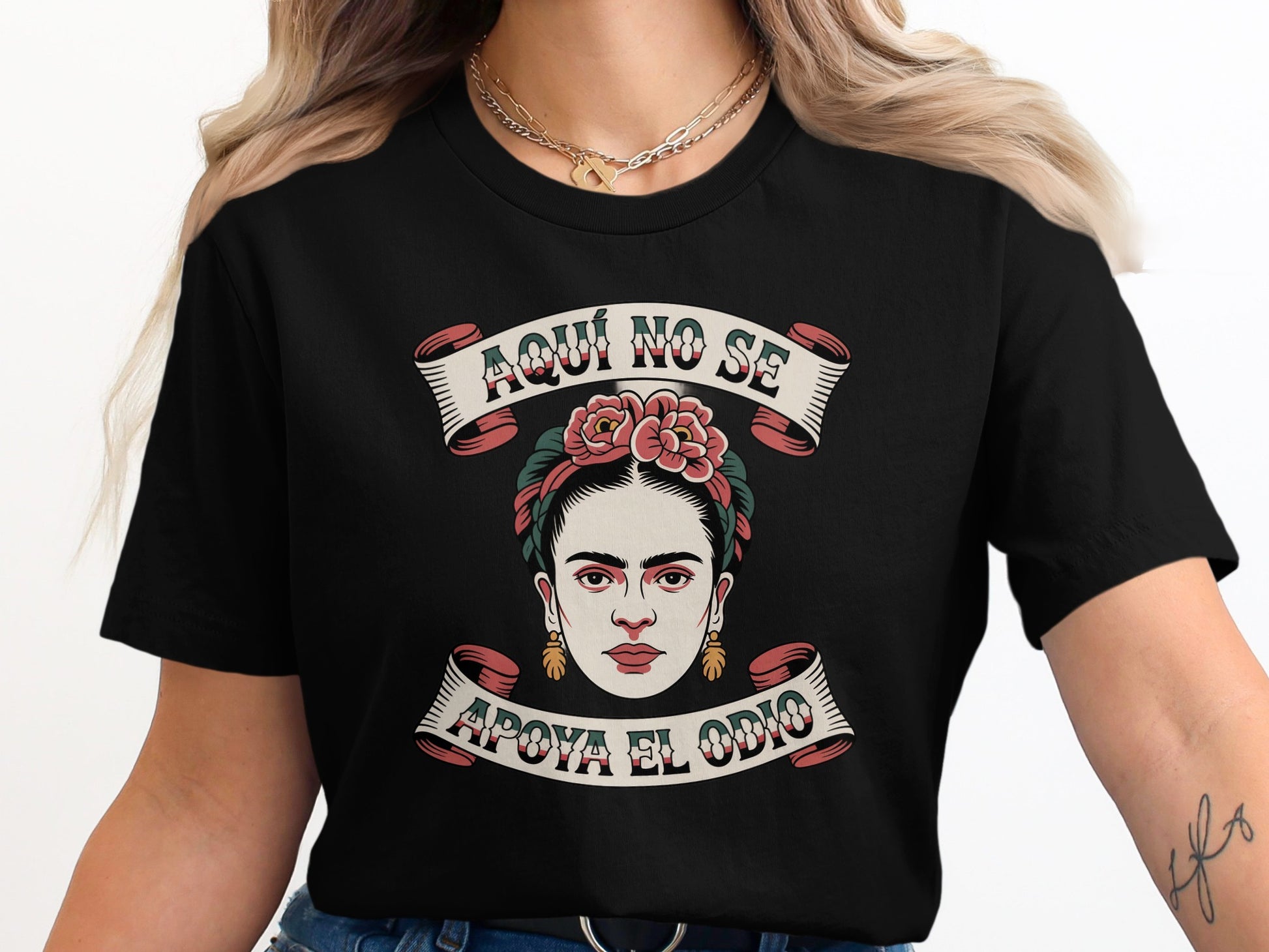 Aquí No Se Apoya El Odio Face Art Shirt product
