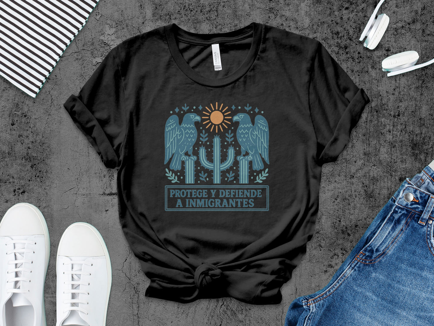 Protege y Defiende a Inmigrantes T-Shirt product