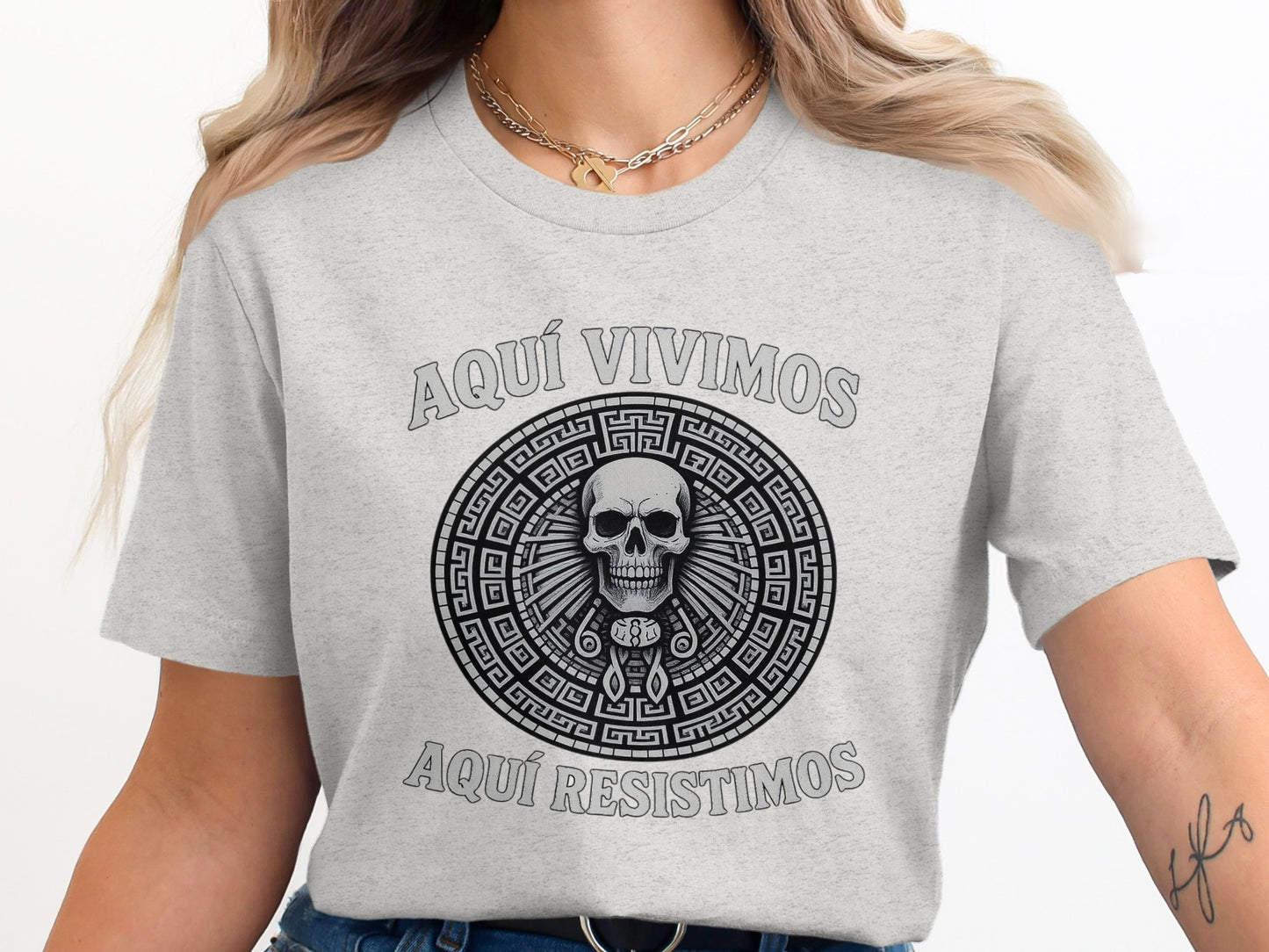 Aquí Vivimos Aquí Resistimos Skull Graphic T-shirt Product