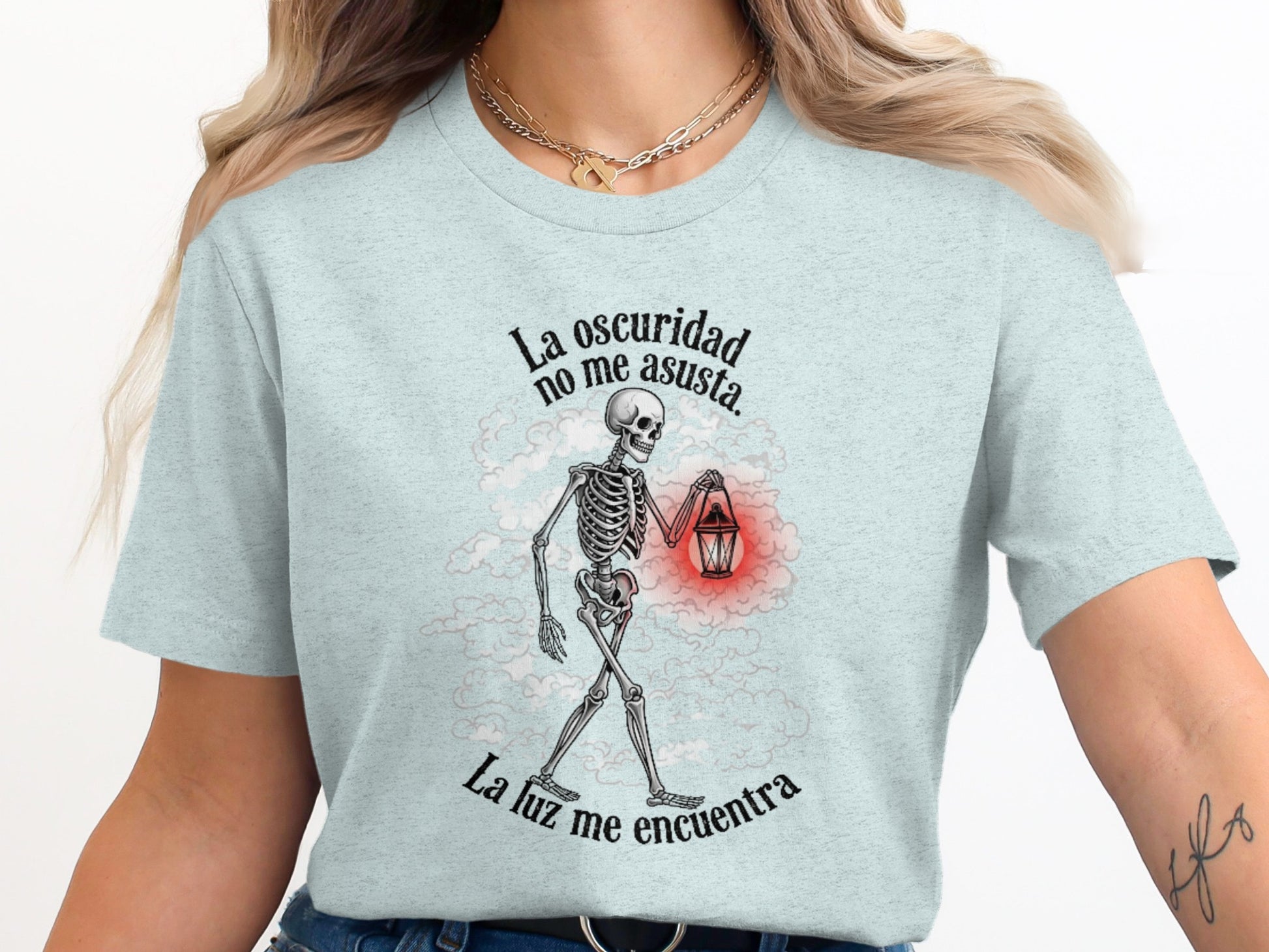 La Oscuridad No Me Asusta Skeleton Graphic T-Shirt product type
