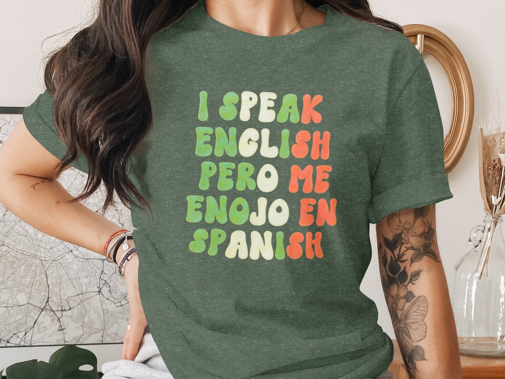 I Speak English Pero Me Enojo En Spanish T-shirt product