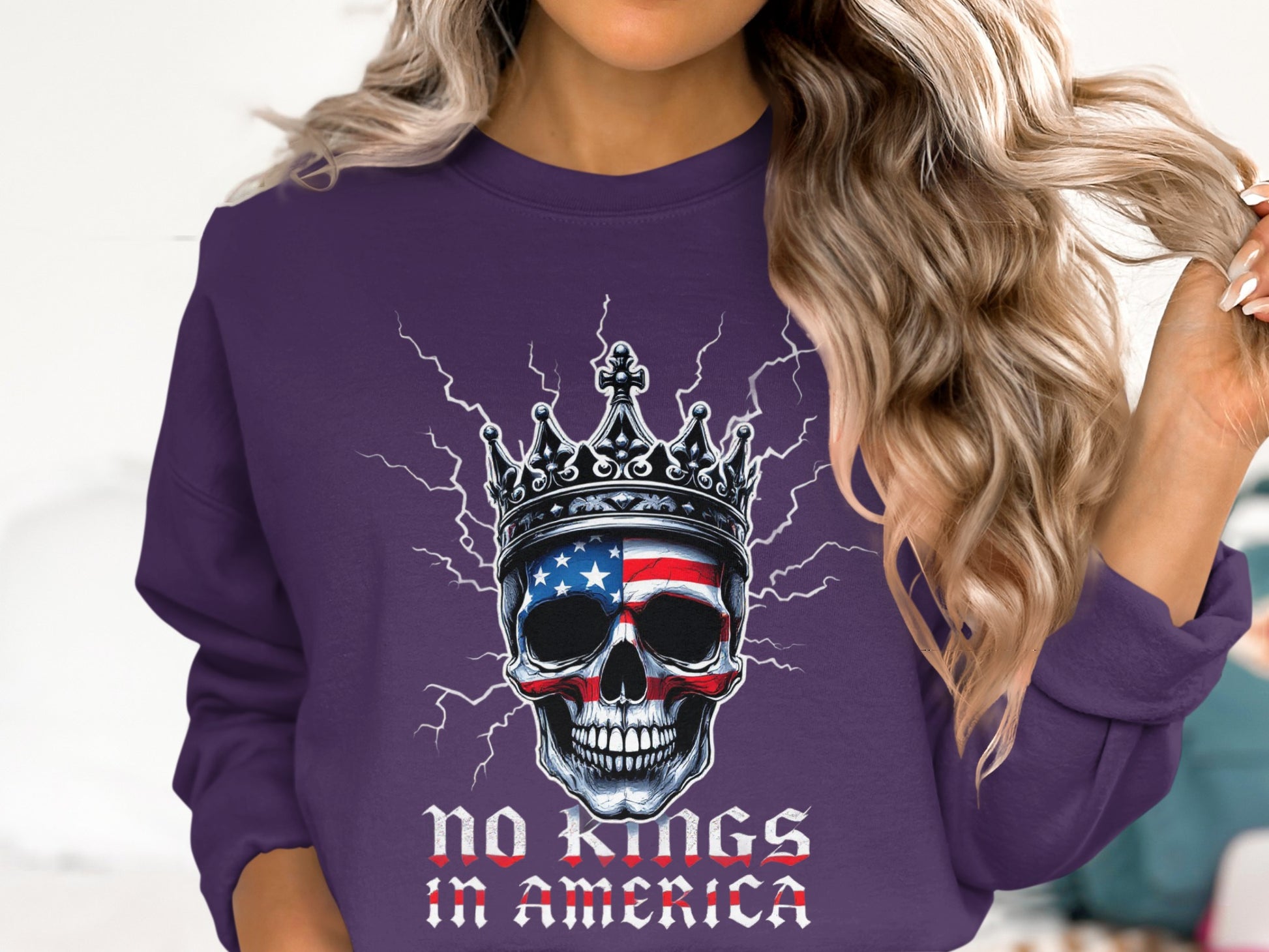 No Kings in America Skull Graphic Sweatshirt