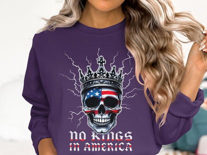 No Kings in America Skull Graphic Sweatshirt