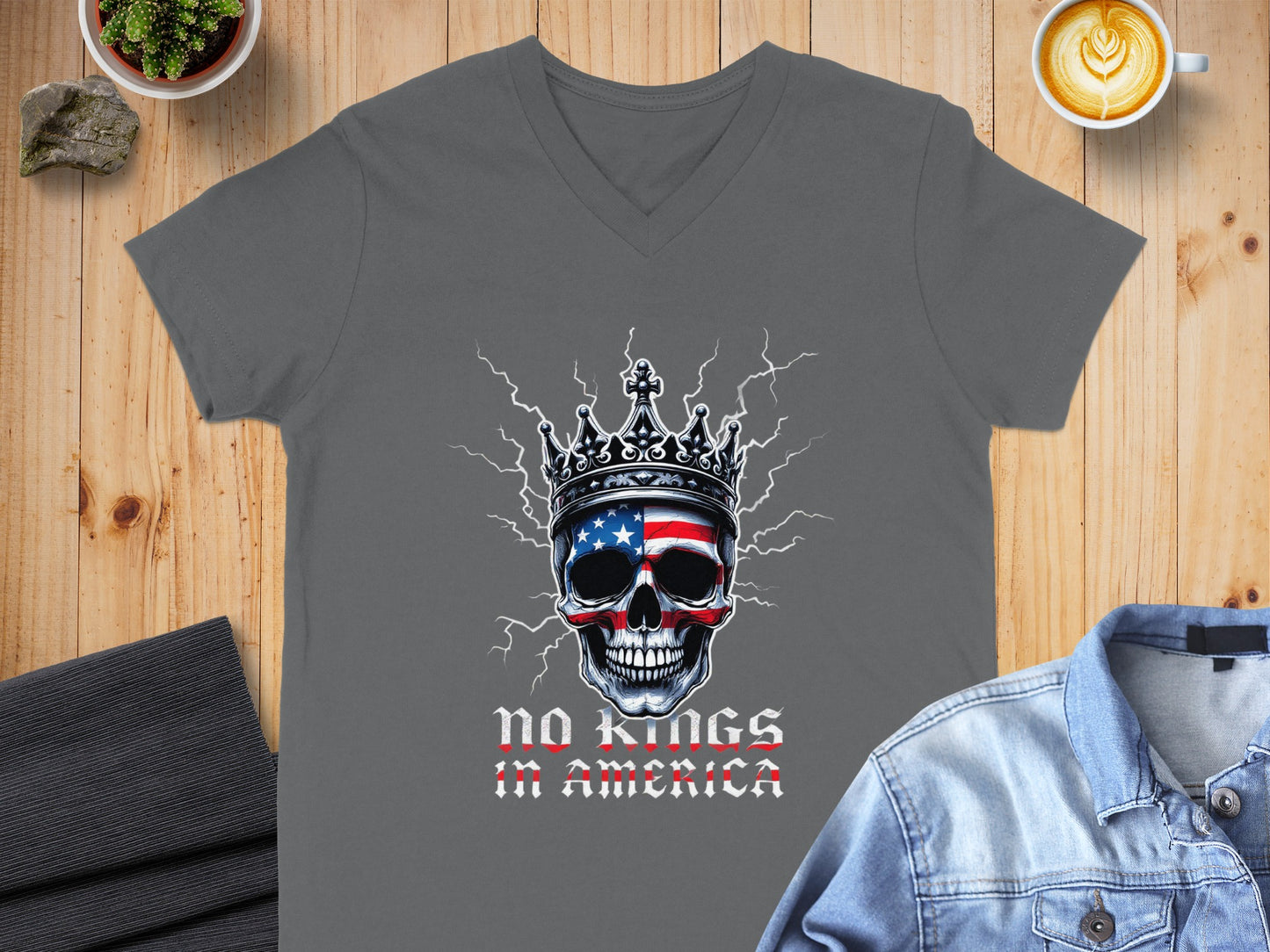 No Kings in America Skull Graphic T-Shirt Product