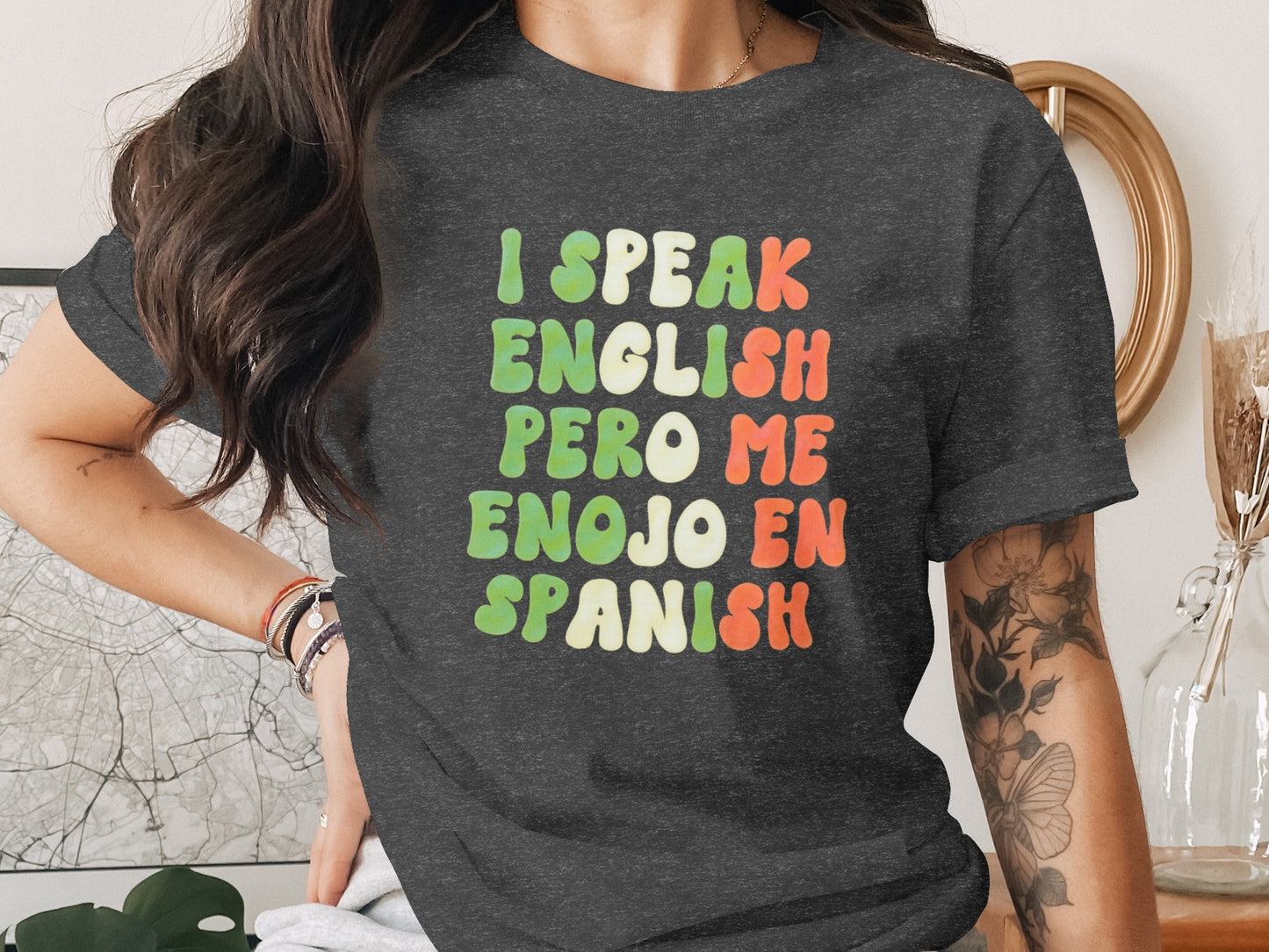 I Speak English Pero Me Enojo En Espanol T-shirt product