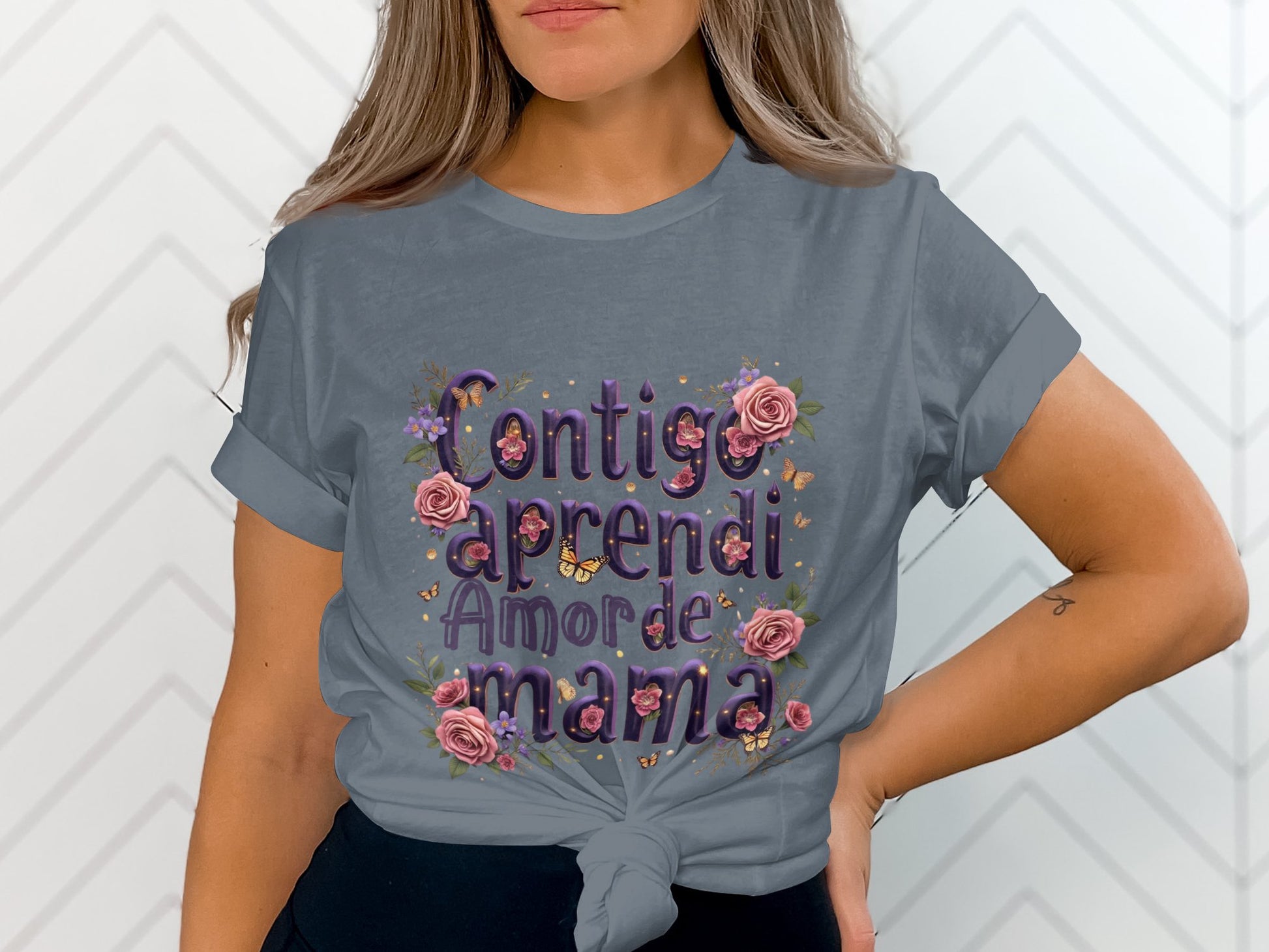 Contigo Aprendí Amore de Mamá graphic t-shirt product type