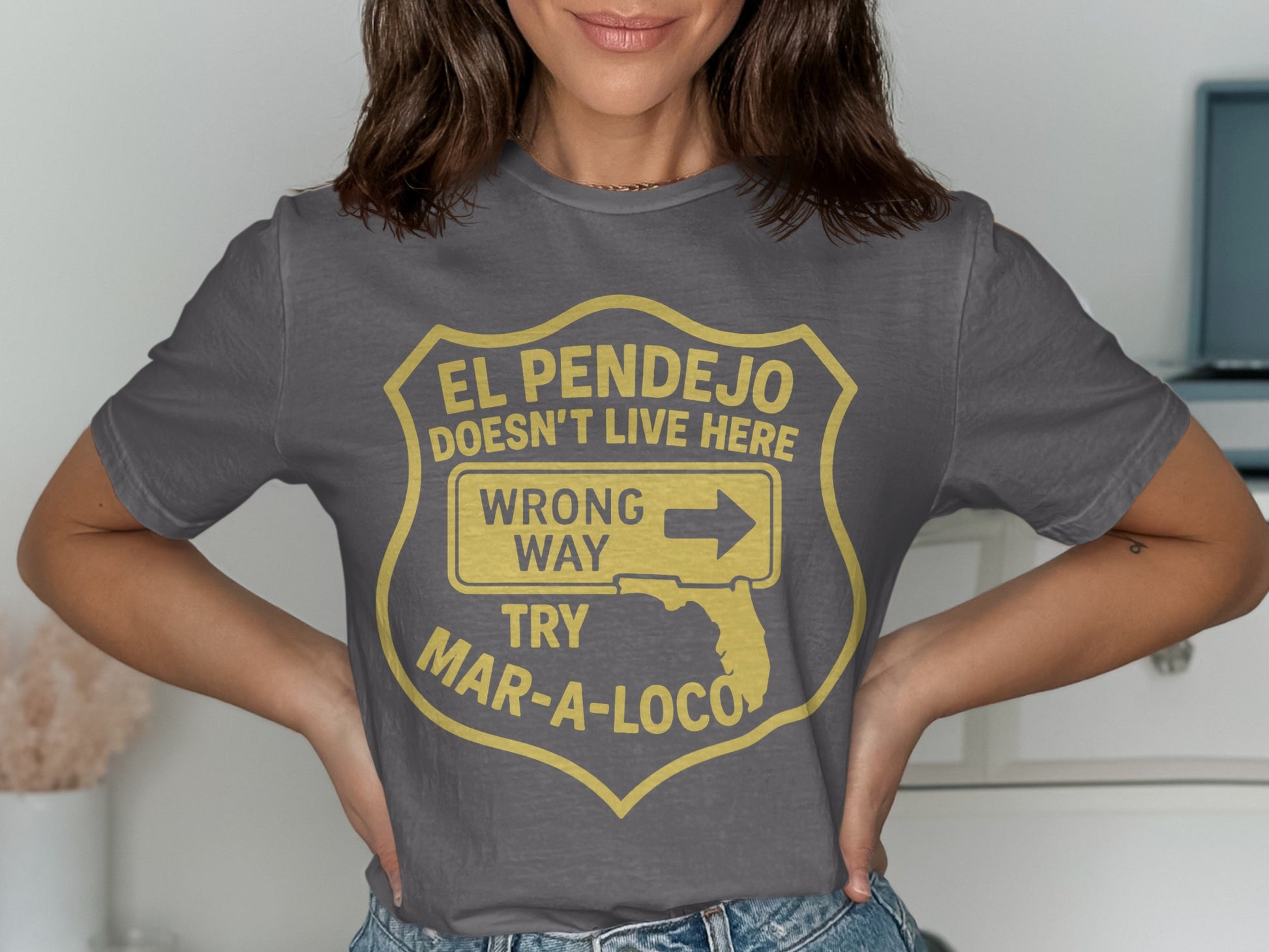 El Pendejo Doesn't Live Here Graphic T-shirt product