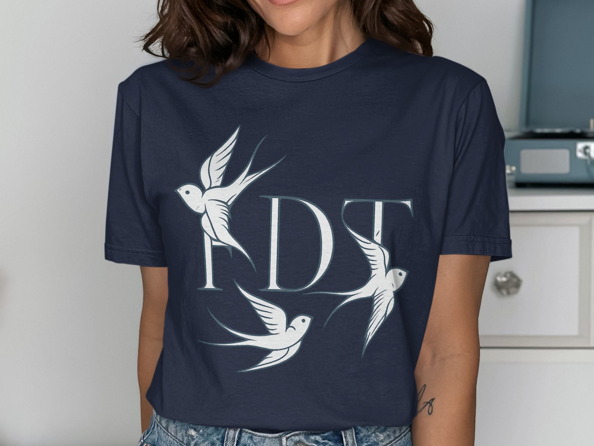FDT Graphic Tee with Flying Birds Design product type